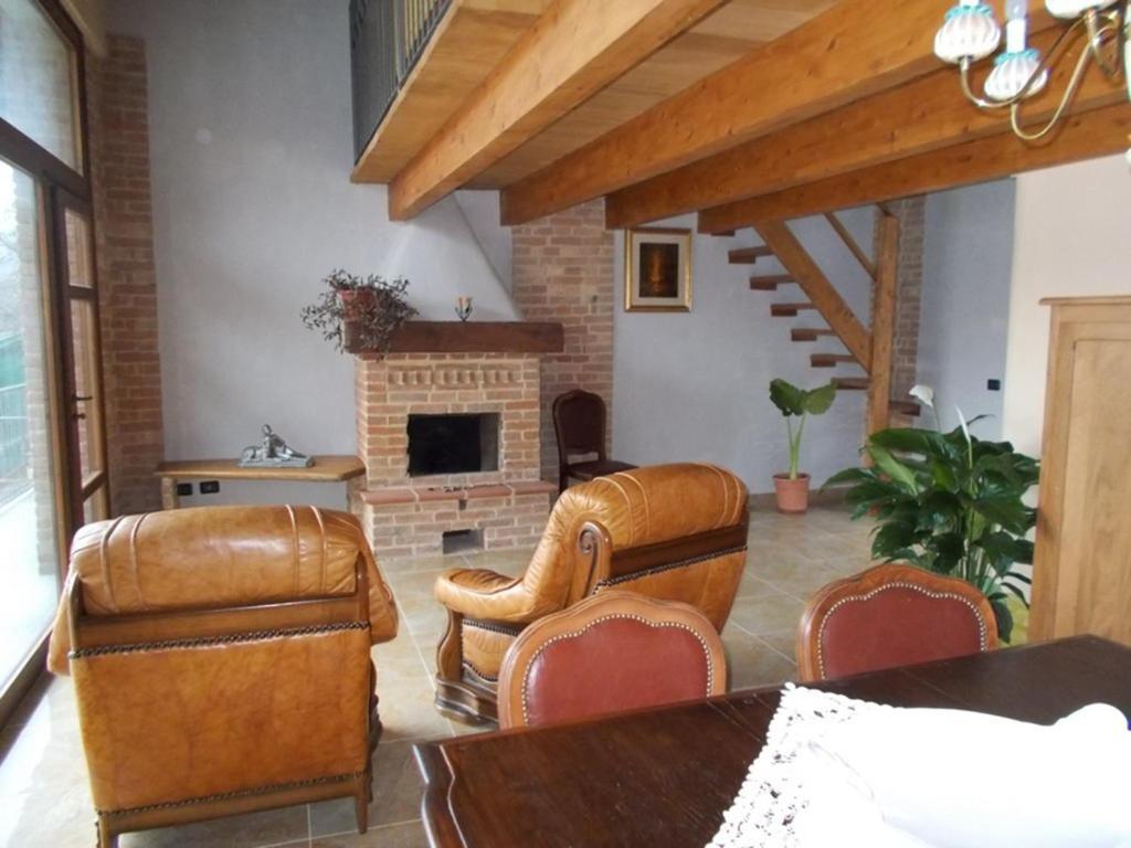 Agriturismo Ercolana Neviglie Ruang foto